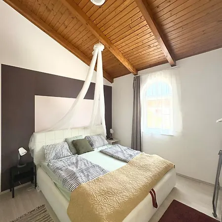 Plazs Apartamento Siófok